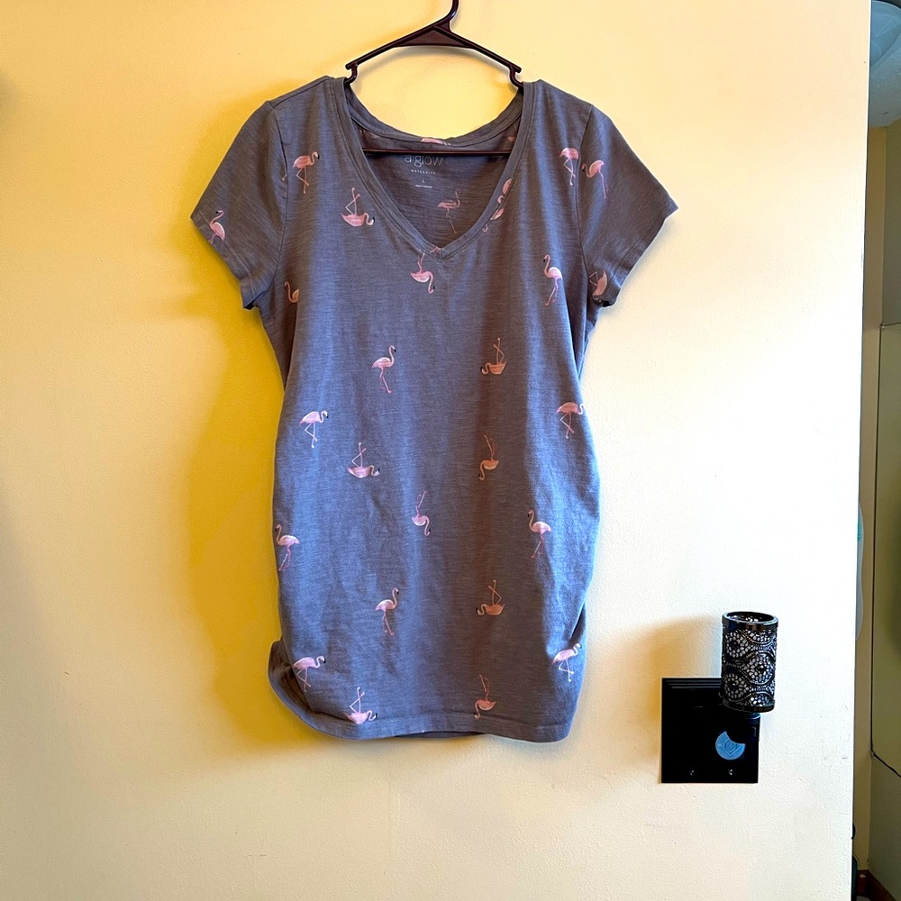 Flamingo patterned maternity top size large, soft cotton and V neck for comfort